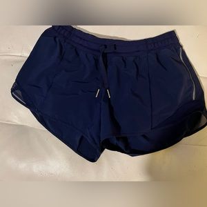 Lululemon sz 8 shorts Navy